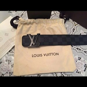 Louis Vuitton, LV INITIALES 40MM BELT